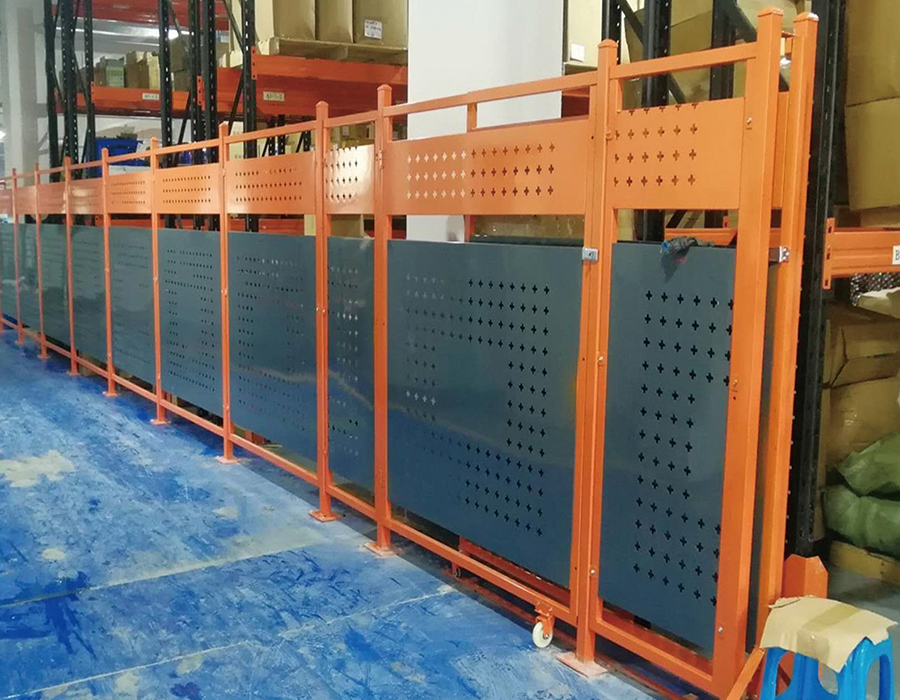 শিল্প কর্মশালার উপাদান racks